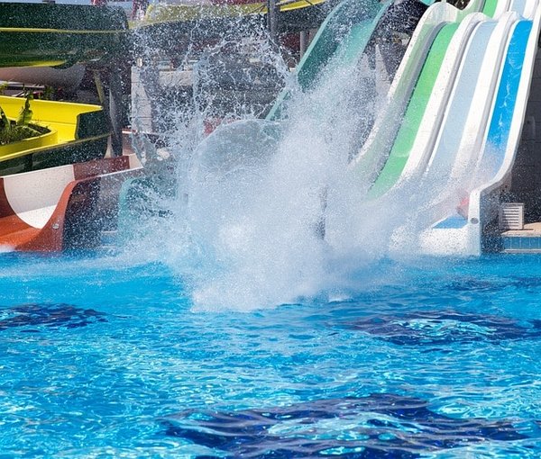 Top 10 des campings avec parc aquatique en PACA pour un été de folie !