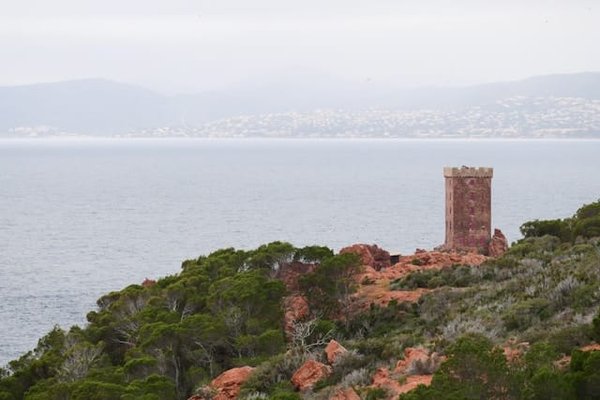 Votre guide ultime pour le camping à Saint Raphaël et Fréjus : Détente et Aventure en Bord de Mer